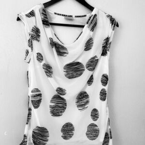 Worthington Top . Black/White. Sz M.